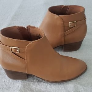 Like new Old Navy ankle boots, womens size 5